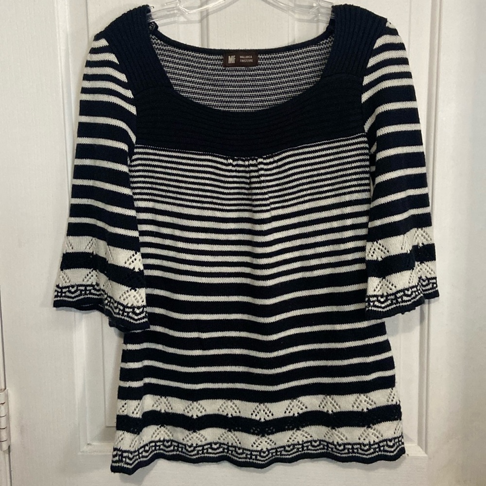 Lightweight sweater